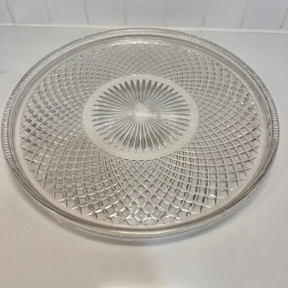 Vintage Pressed Glass Serving Plate Sunburst Diamond Pattern Clear Round 10” - Picture 2 of 6